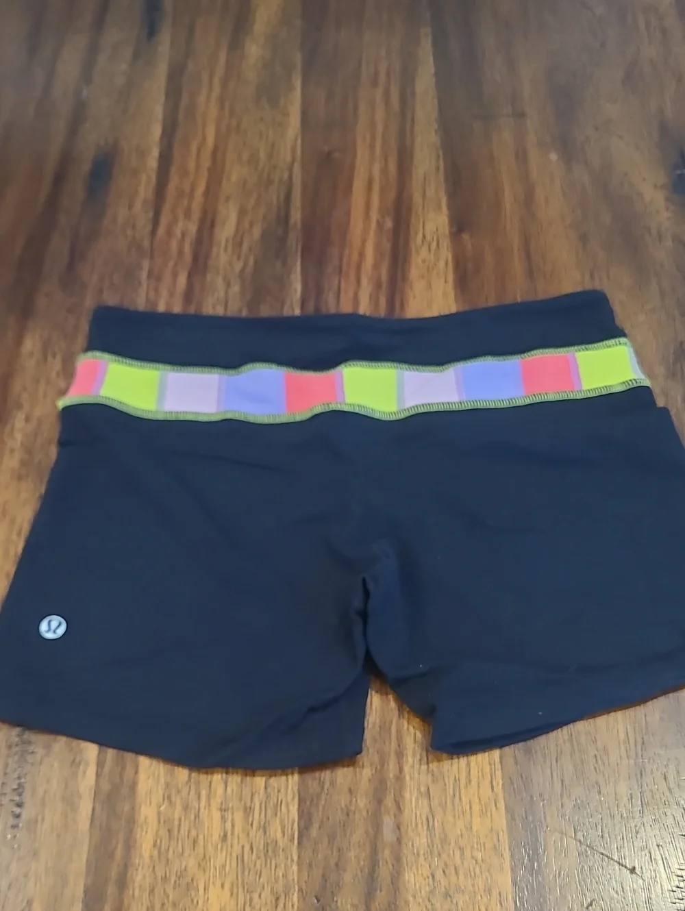 Lululemon reversible  sz 6 groove short